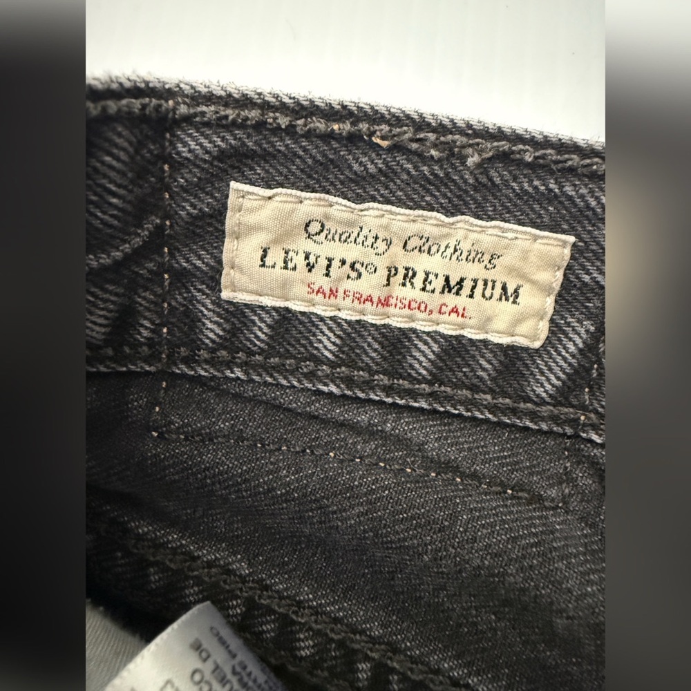 Levi's Premium 501 Original Fit High Waist Jean Shorts - 32 - Picture 7 of 12